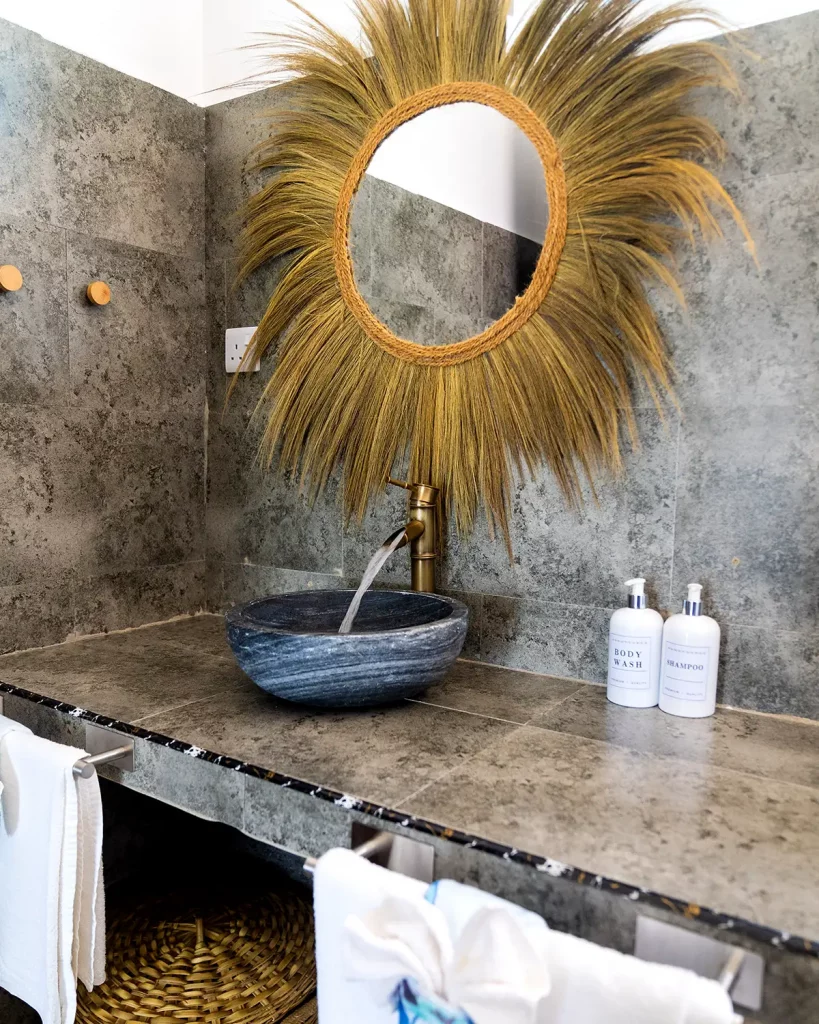 Villa Cocoon bath, shower